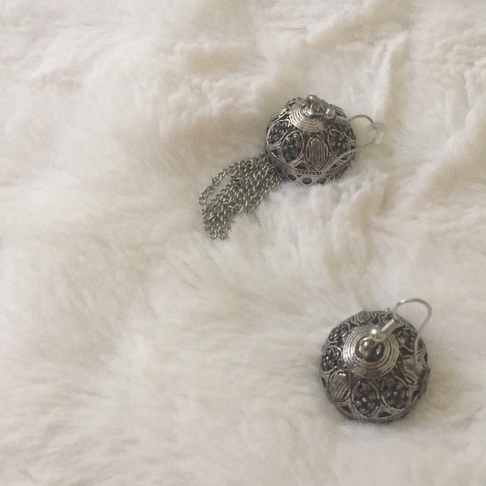 MAKE AN OFFER & I’LL ACCEPT